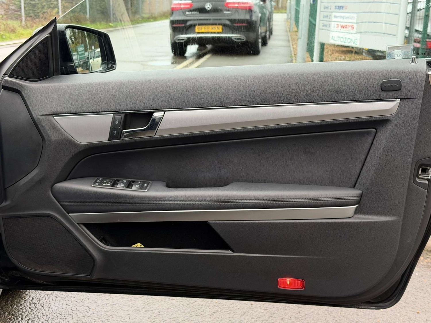 Used Mercedes-Benz E Class 2011 for sale - 77437453: Photo 44