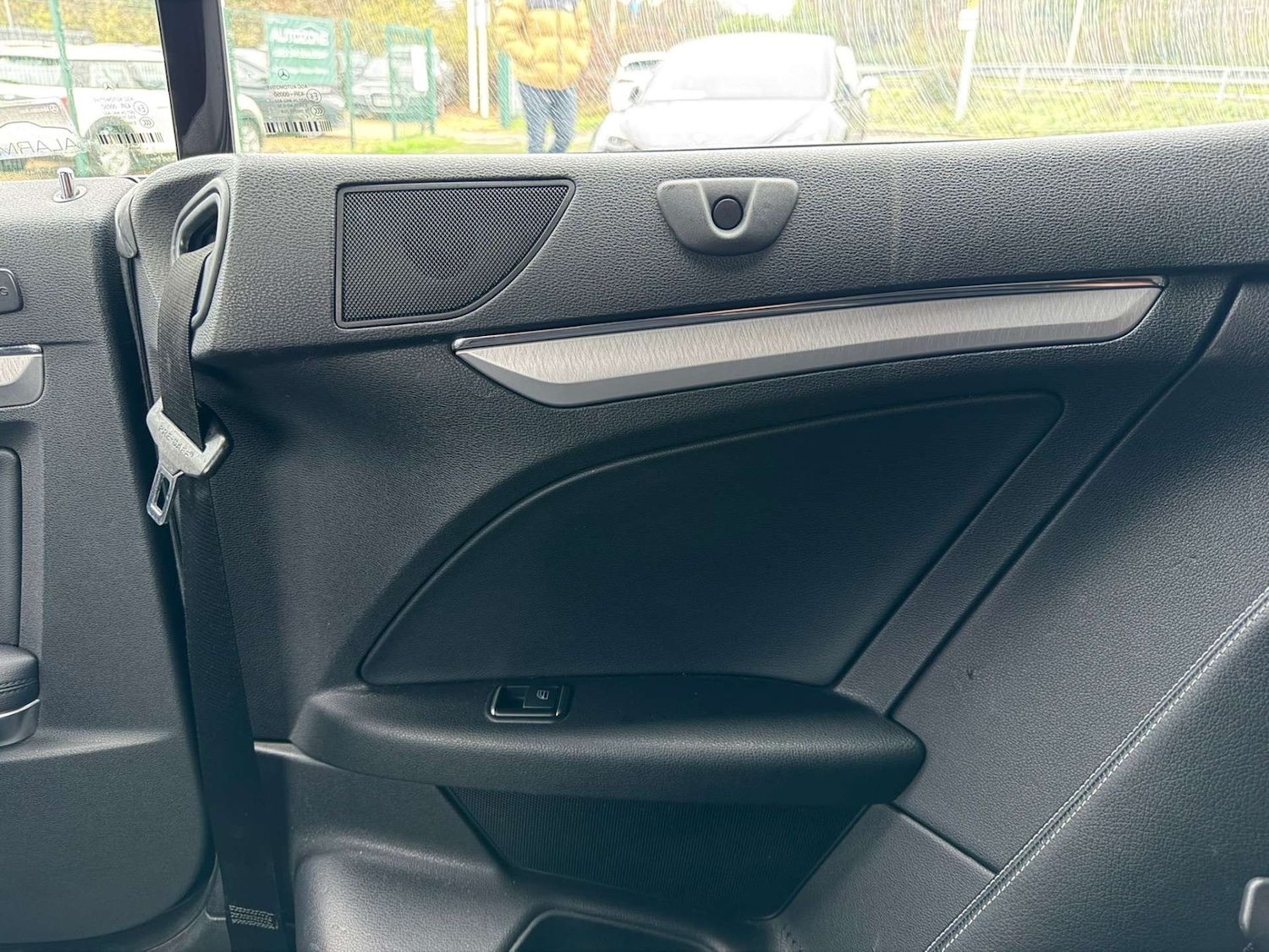 Used Mercedes-Benz E Class 2011 for sale - 77437453: Photo 70