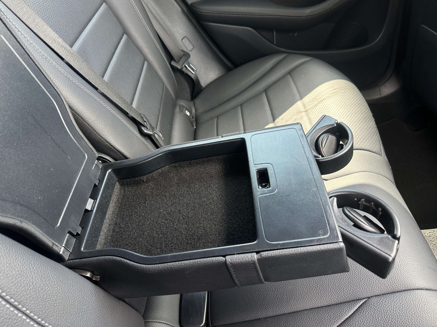 Used Mercedes-Benz GLC 2018 for sale - 77437714: Photo 30