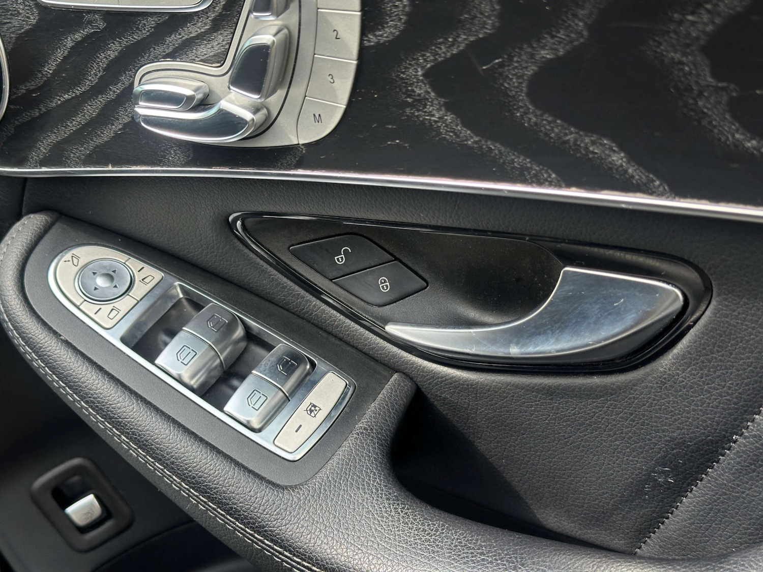 Used Mercedes-Benz GLC 2018 for sale - 77437714: Photo 95