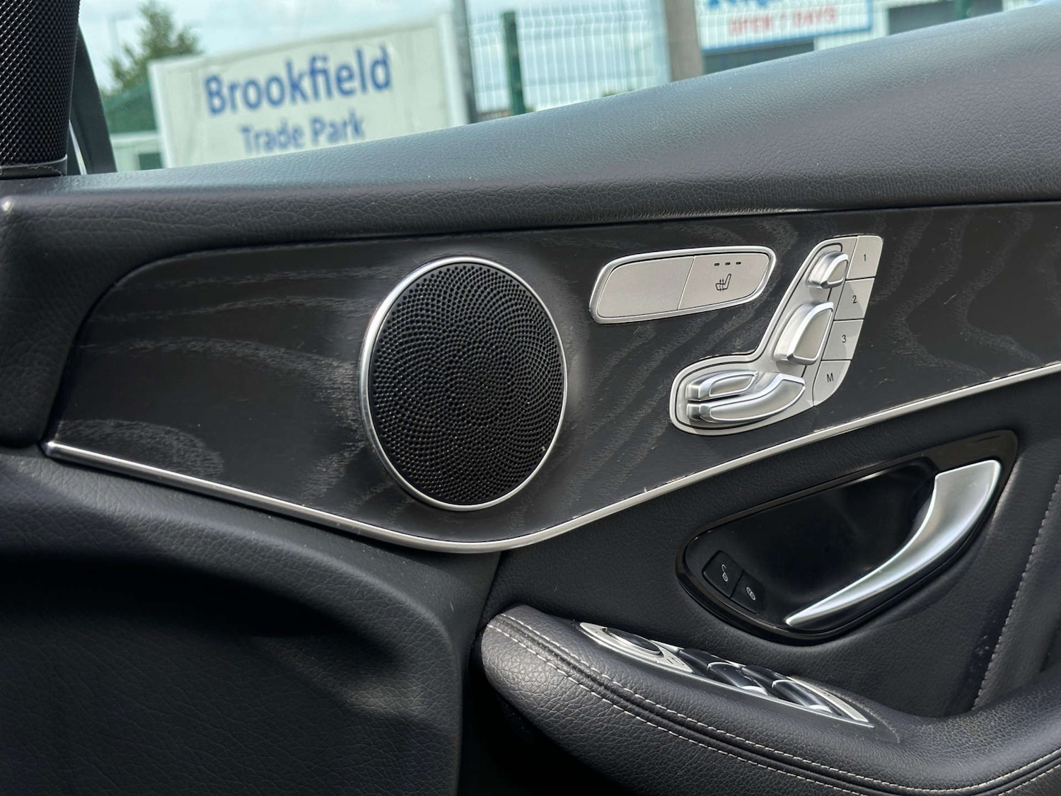 Used Mercedes-Benz GLC 2018 for sale - 77437714: Photo 96