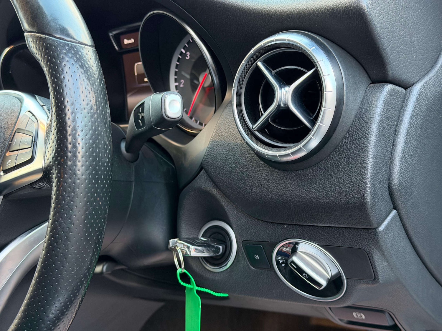 Used Mercedes-Benz CLA 2015 for sale - 77437514: Photo 37