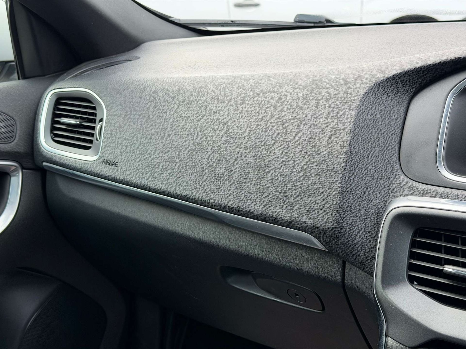 Used Volvo V40 2019 for sale - 77437698: Photo 30