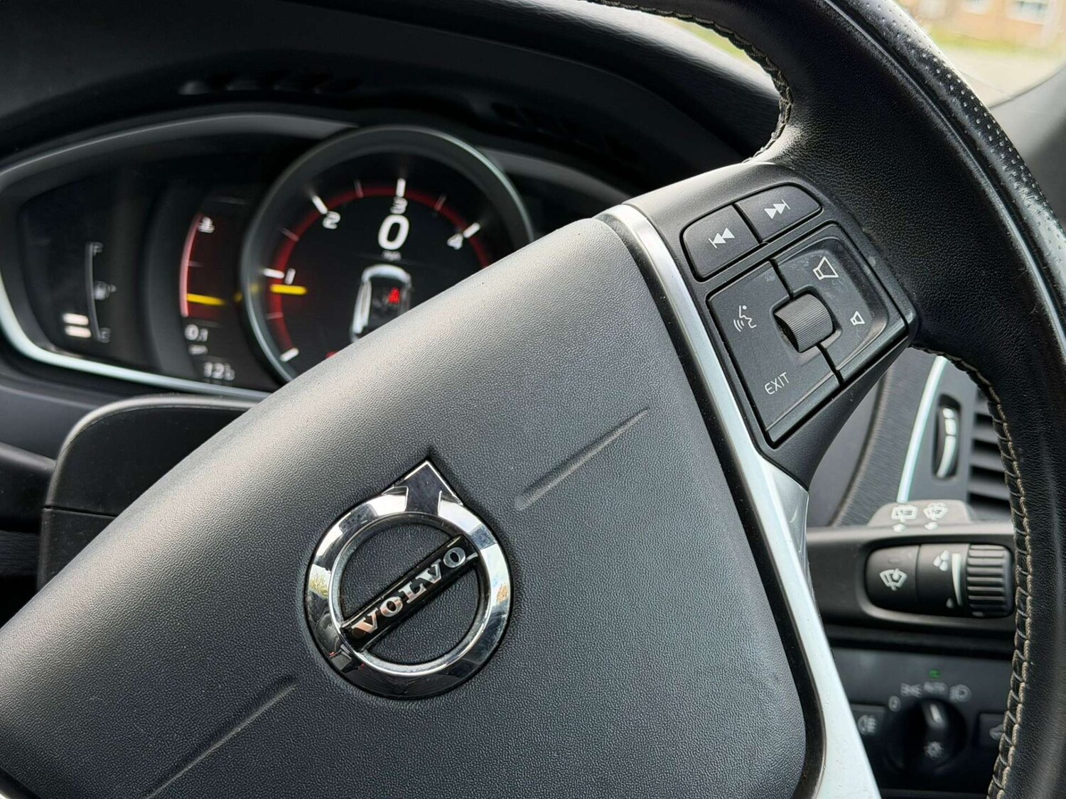 Used Volvo V40 2019 for sale - 77437698: Photo 52