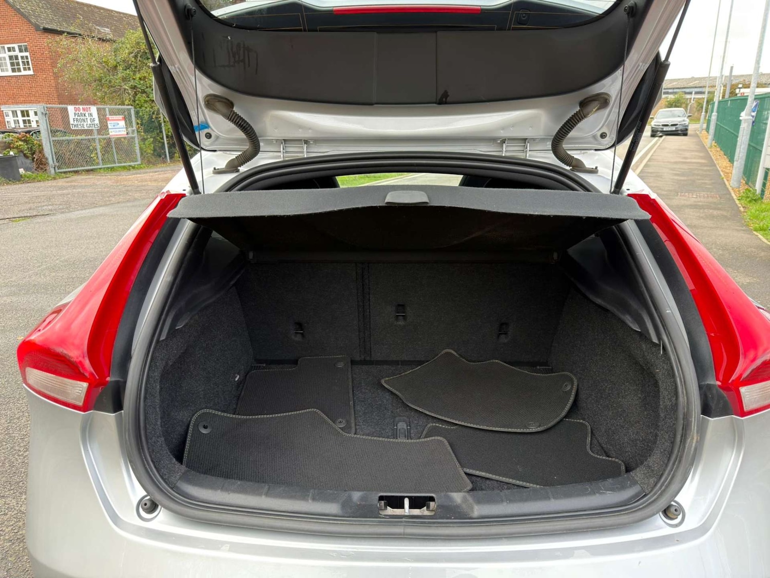 Used Volvo V40 2019 for sale - 77437698: Photo 71