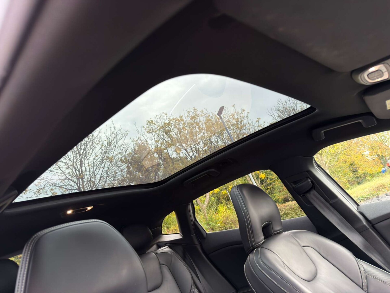 Used Volvo V40 2019 for sale - 77437698: Photo 92