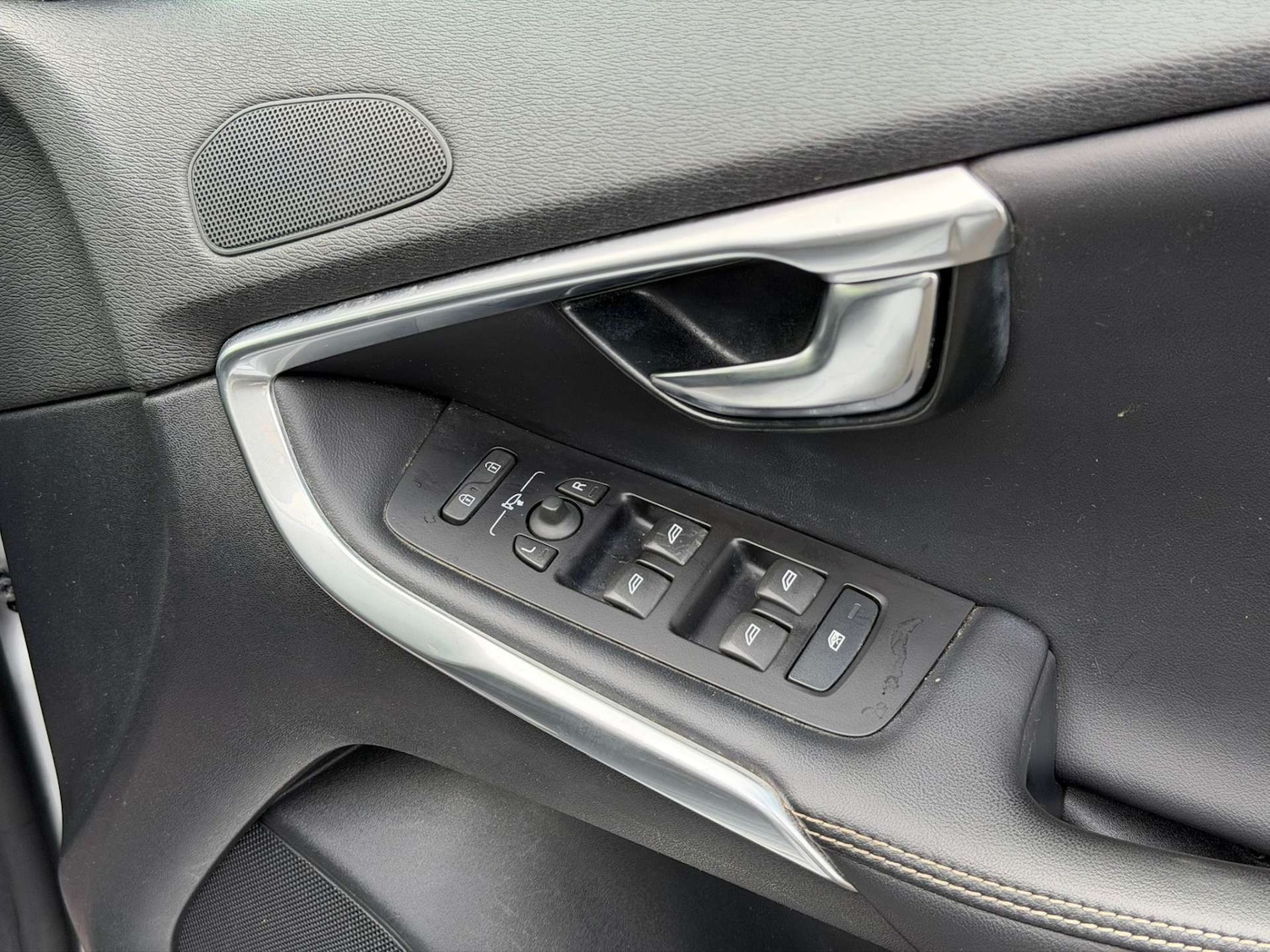 Used Volvo V40 2019 for sale - 77437698: Photo 99