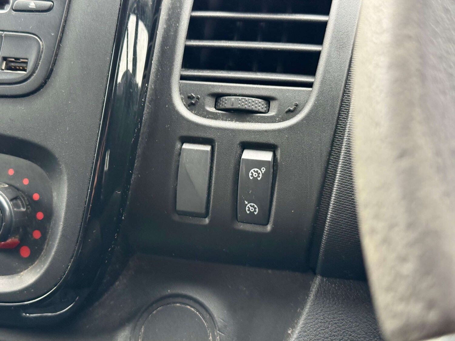 Used Vauxhall Vivaro 2018 for sale - 77437498: Photo 49