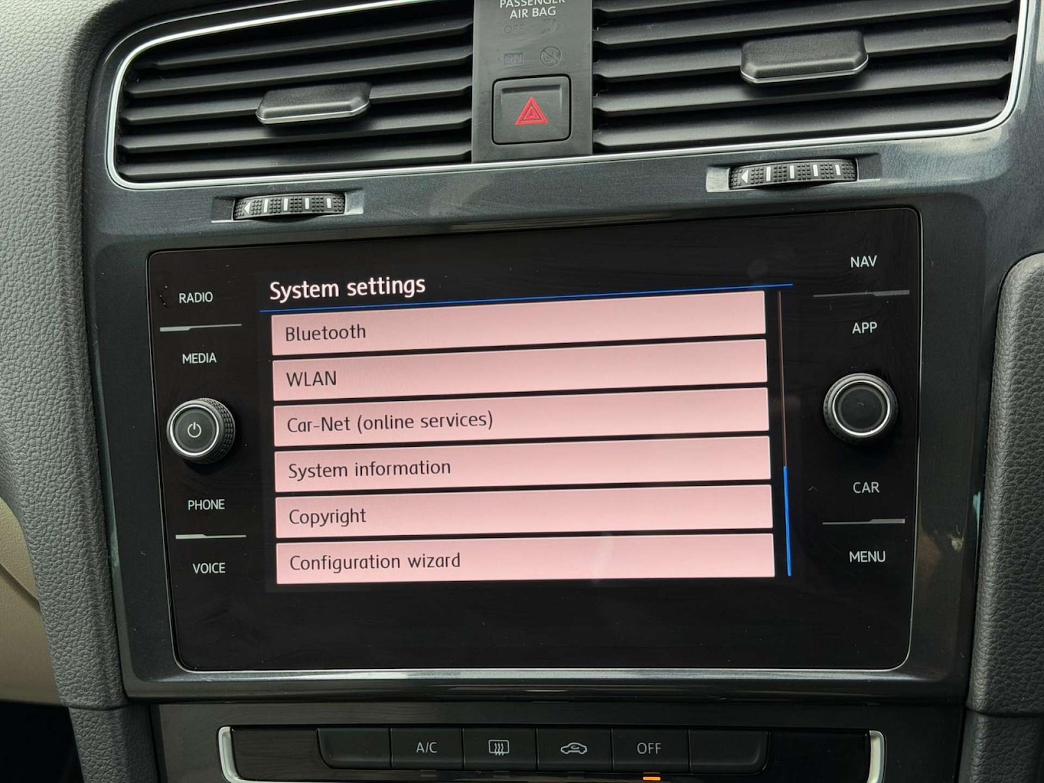 Used Volkswagen Golf 2019 for sale - 77437639: Photo 74