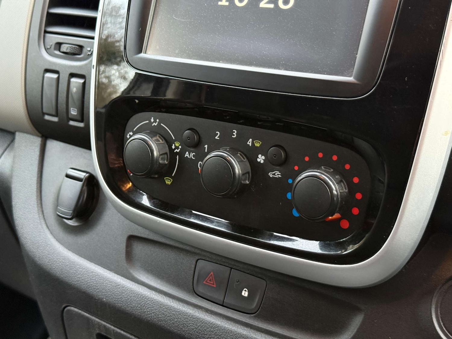 Used Renault Trafic 2018 for sale - 77437433: Photo 26