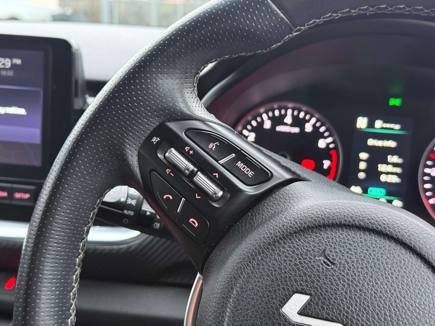 Used Kia Stonic 2022 for sale - 77594774: Photo 32