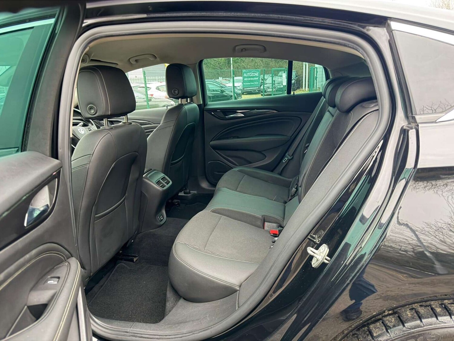 Used Vauxhall Insignia 2017 for sale - 77437606: Photo 28