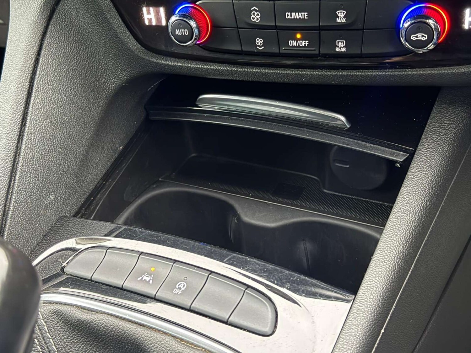 Used Vauxhall Insignia 2017 for sale - 77437606: Photo 32