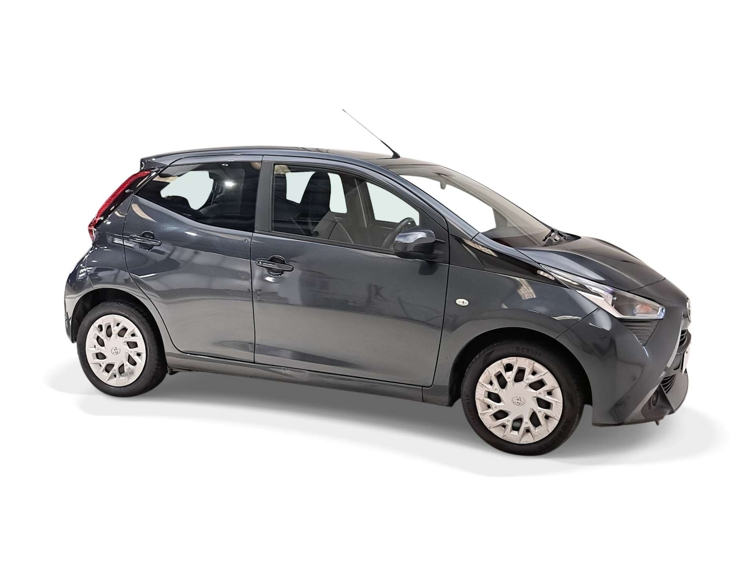 Used Toyota AYGO 2019 for sale - 77920709: Photo 2
