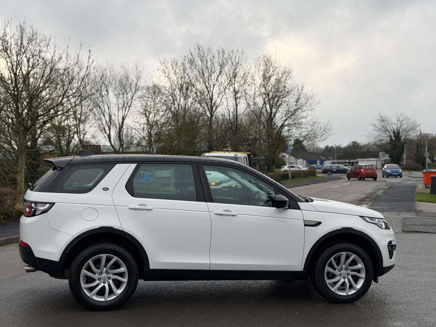 Used Land Rover Discovery Sport 2017 for sale - 77437427: Photo 11
