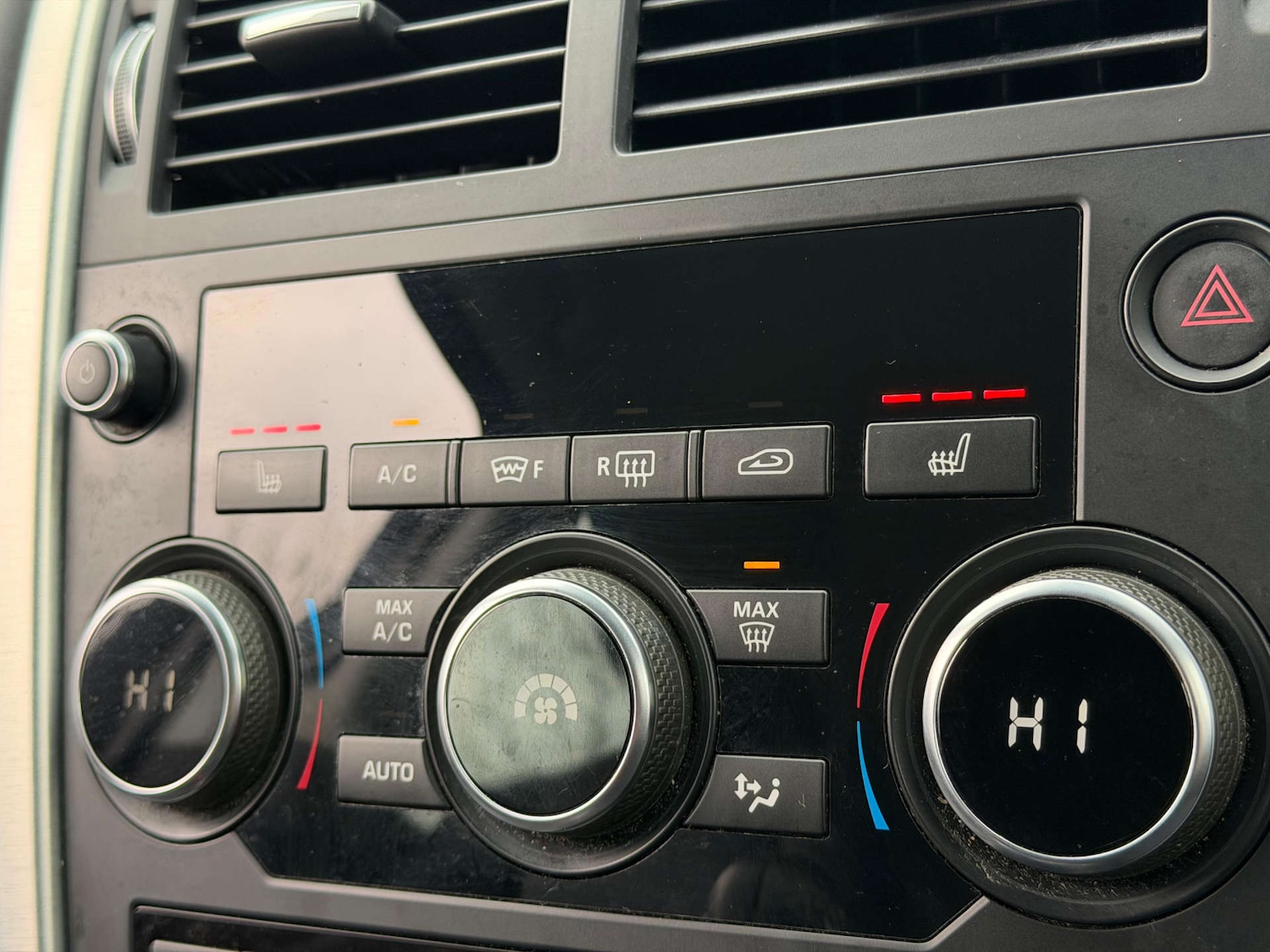 Used Land Rover Discovery Sport 2017 for sale - 77437427: Photo 21