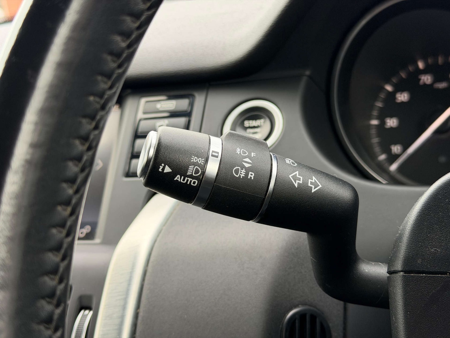 Used Land Rover Discovery Sport 2017 for sale - 77437427: Photo 37