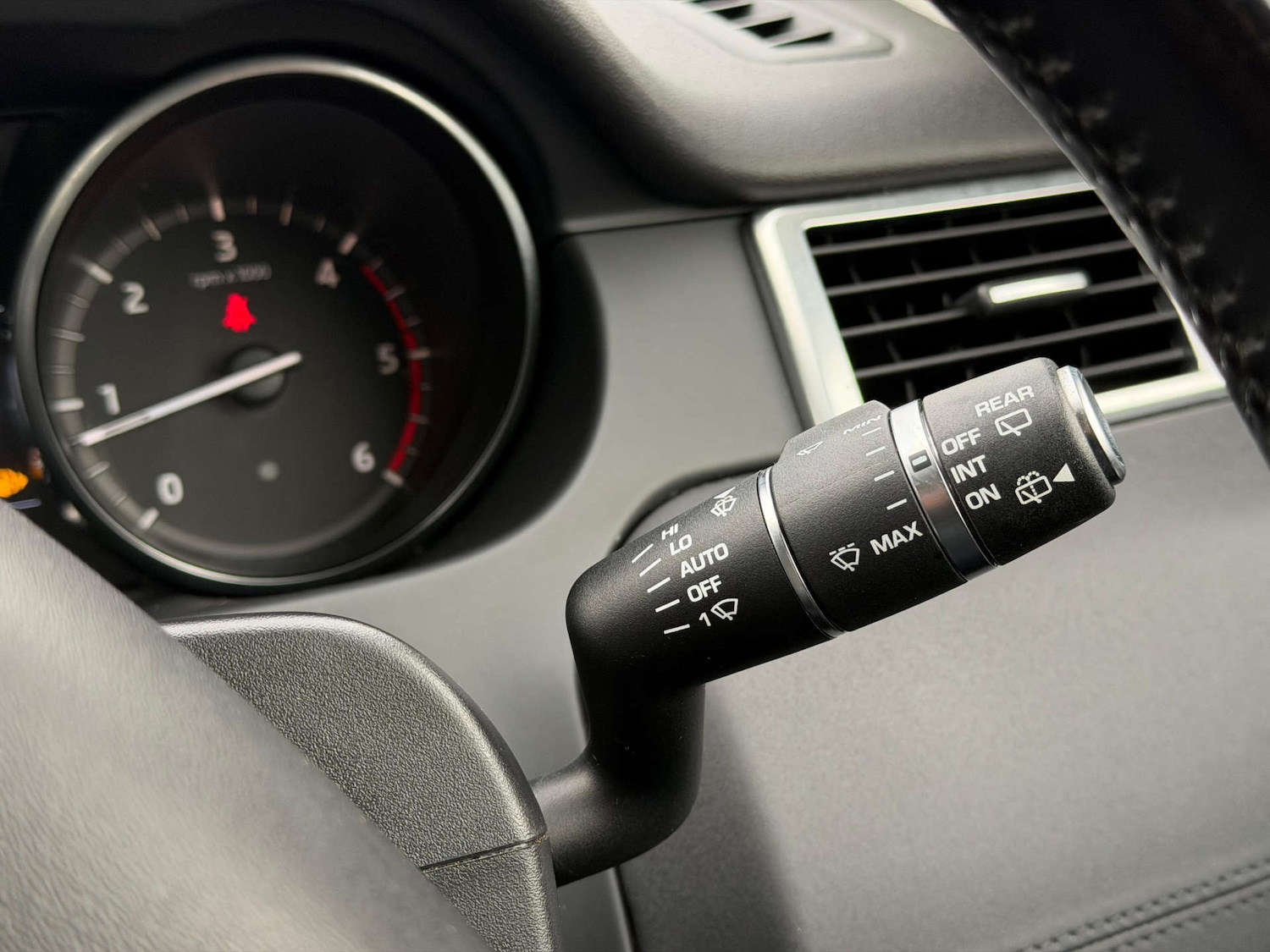 Used Land Rover Discovery Sport 2017 for sale - 77437427: Photo 39