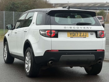Used Land Rover Discovery Sport 2017 for sale - 77437427: Photo