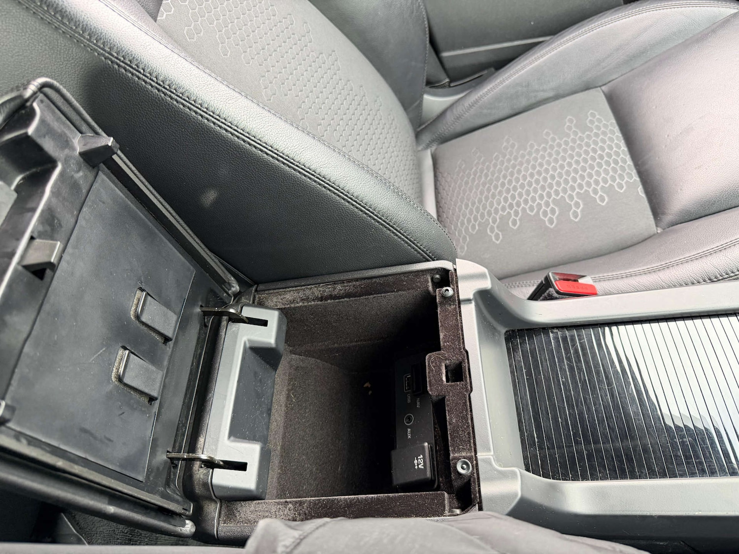 Used Land Rover Discovery Sport 2017 for sale - 77437427: Photo 76