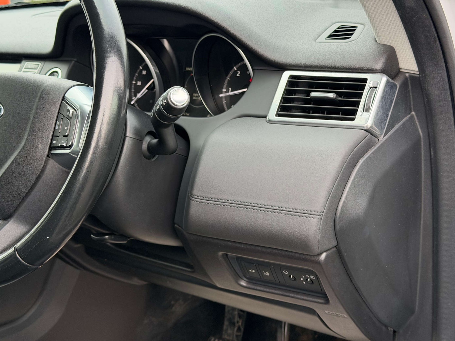 Used Land Rover Discovery Sport 2017 for sale - 77437427: Photo 79