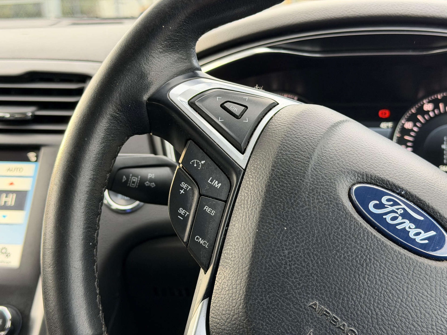 Used Ford Mondeo 2018 for sale - 77437537: Photo 40