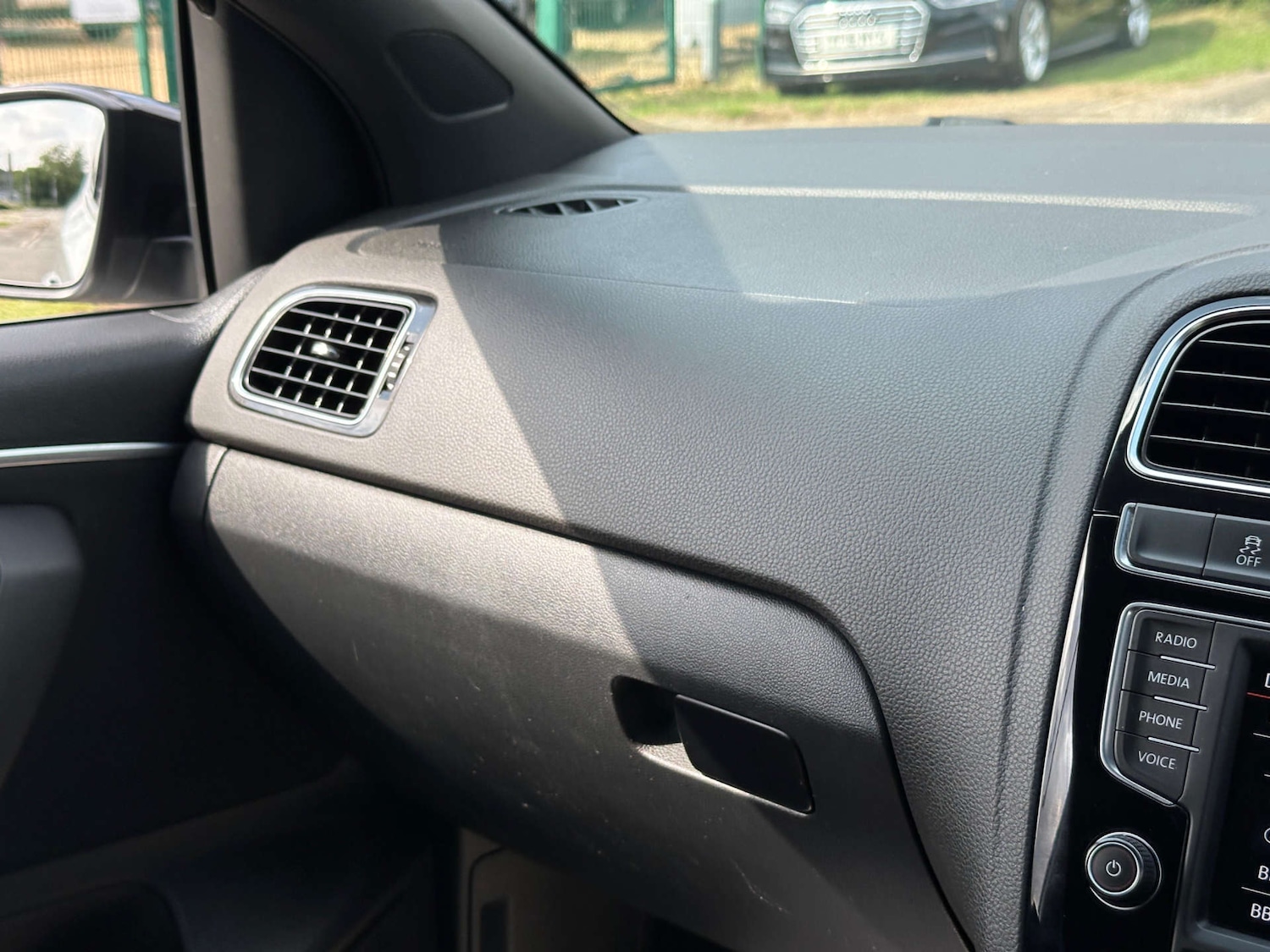 Used Volkswagen Polo 2016 for sale - 77437660: Photo 76