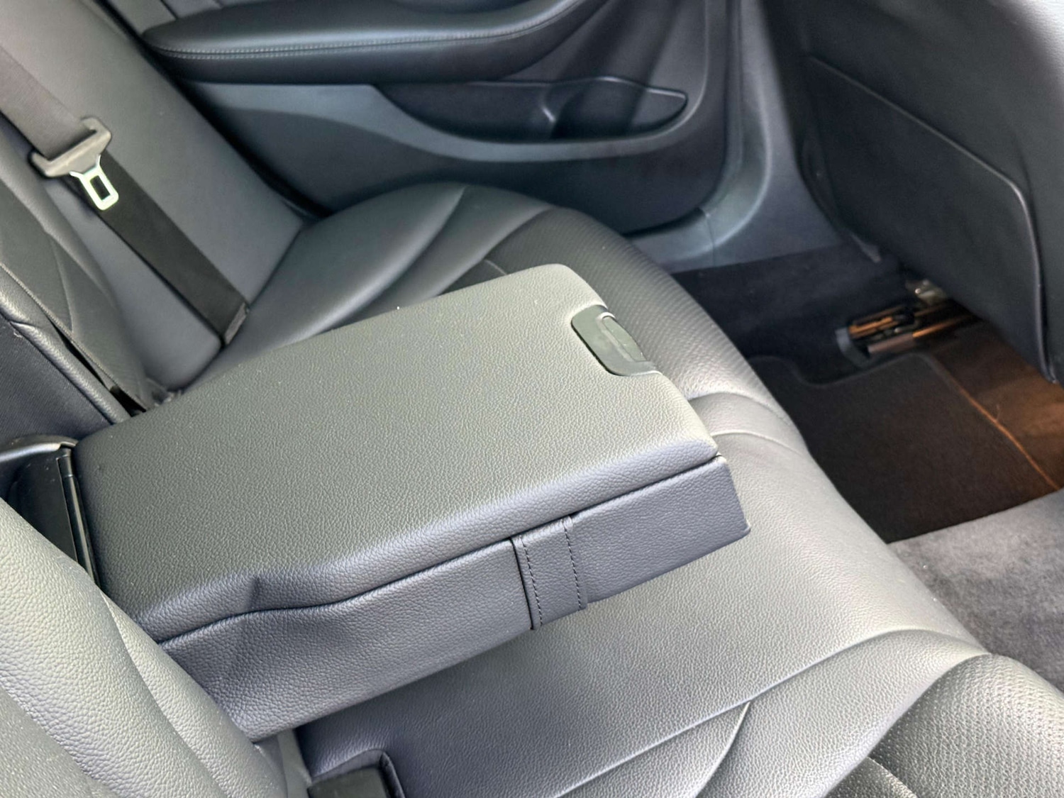 Used Mercedes-Benz C Class 2018 for sale - 77437505: Photo 27