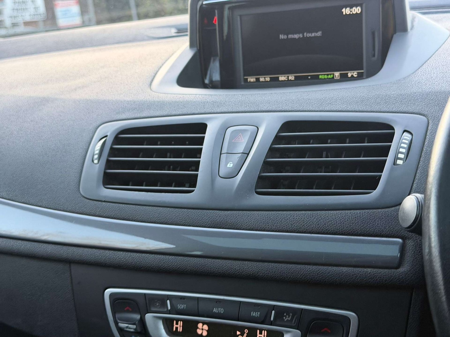 Used Renault Megane 2015 for sale - 77437446: Photo 38