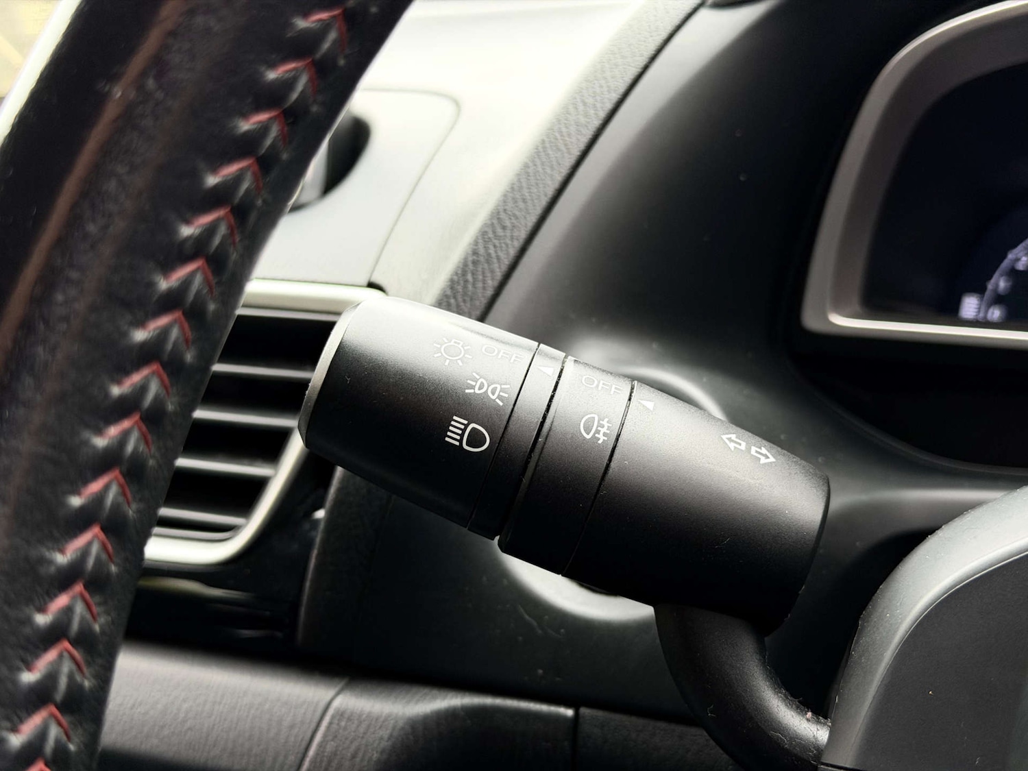 Used Mazda Mazda3 2015 for sale - 77437685: Photo 48