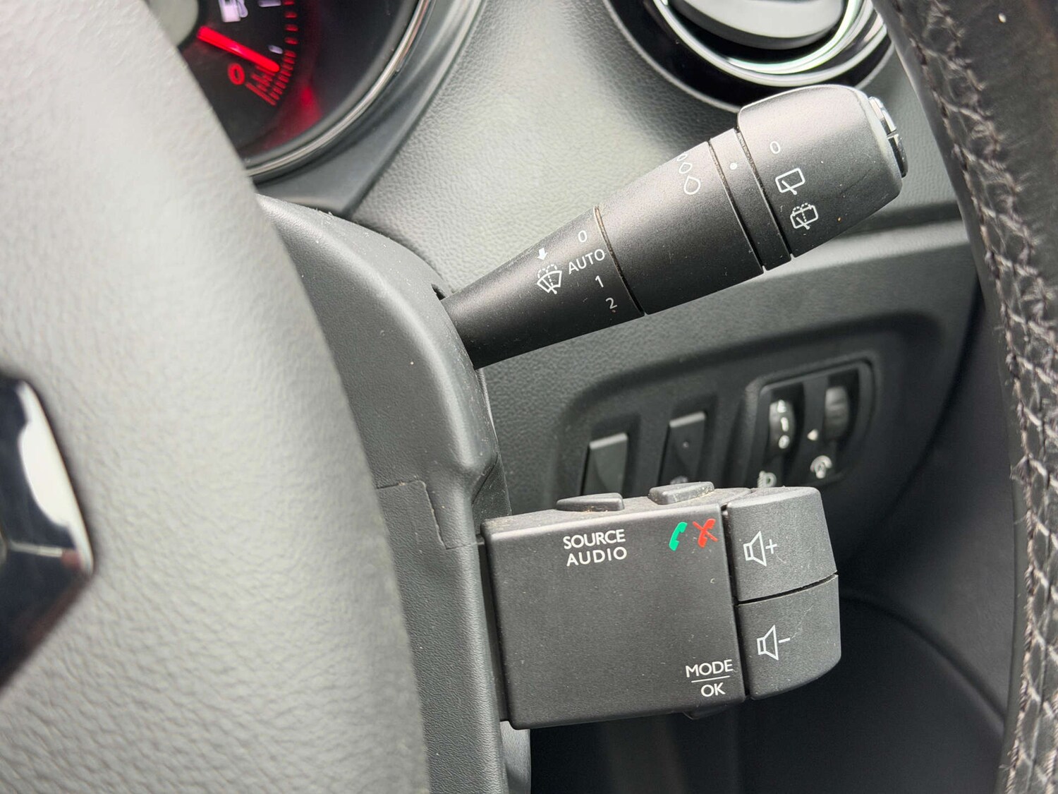 Used Renault Captur 2017 for sale - 77437727: Photo 43