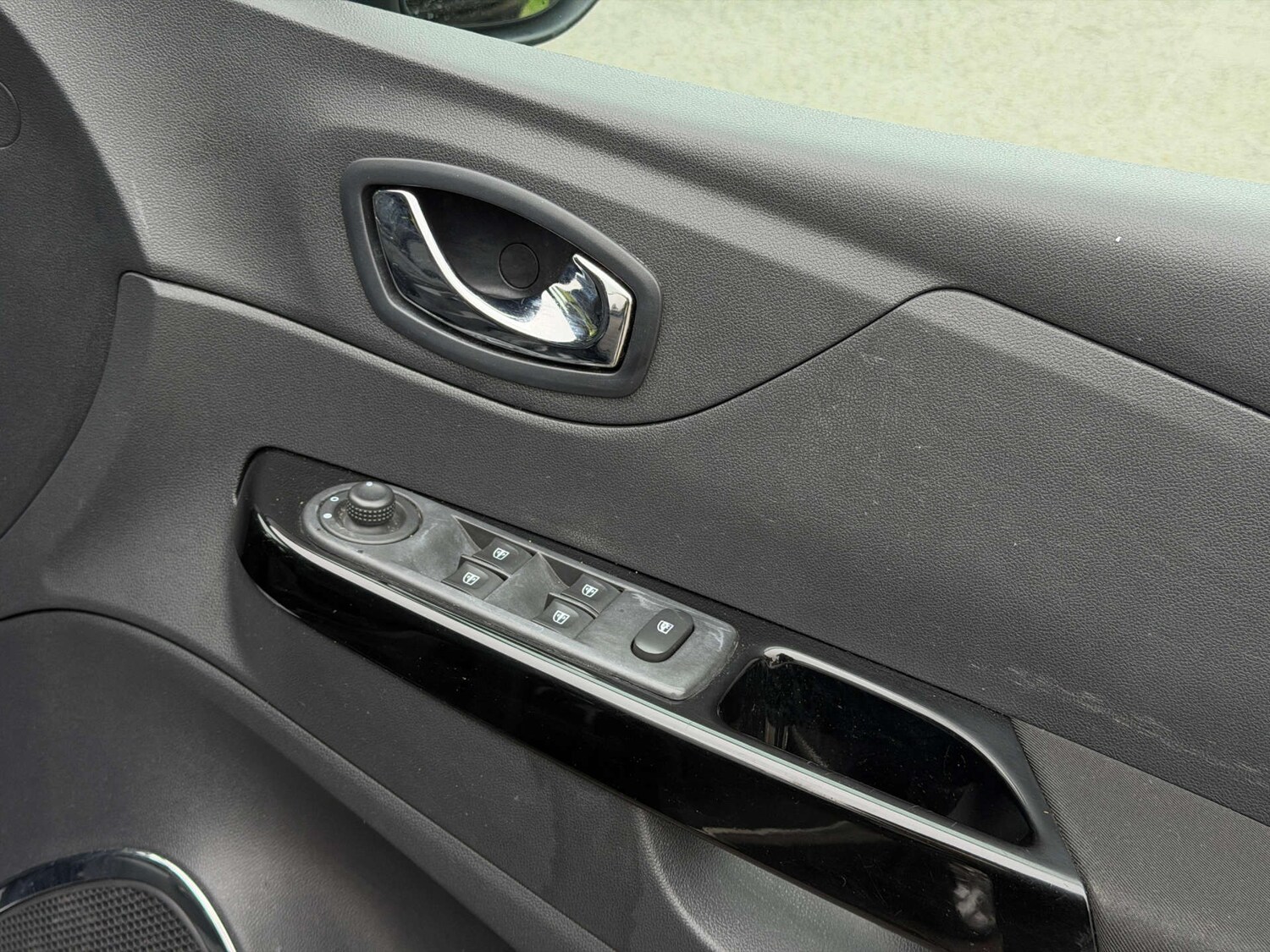 Used Renault Captur 2017 for sale - 77437727: Photo 44