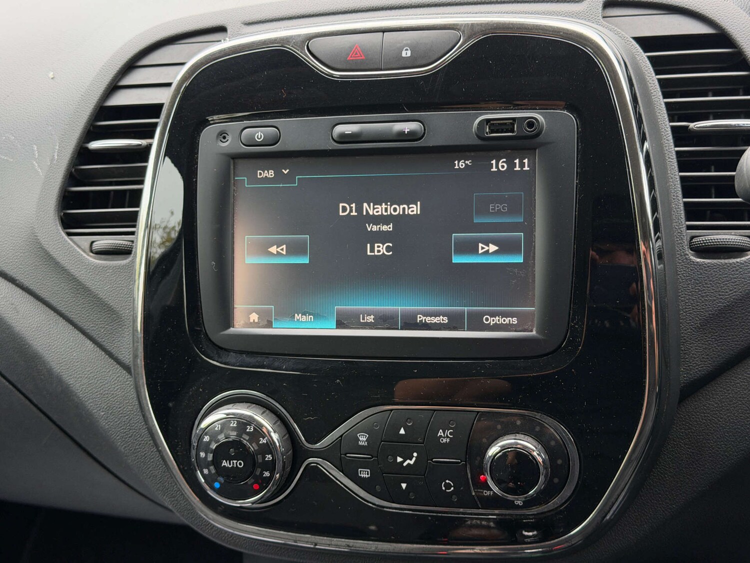 Used Renault Captur 2017 for sale - 77437727: Photo 61