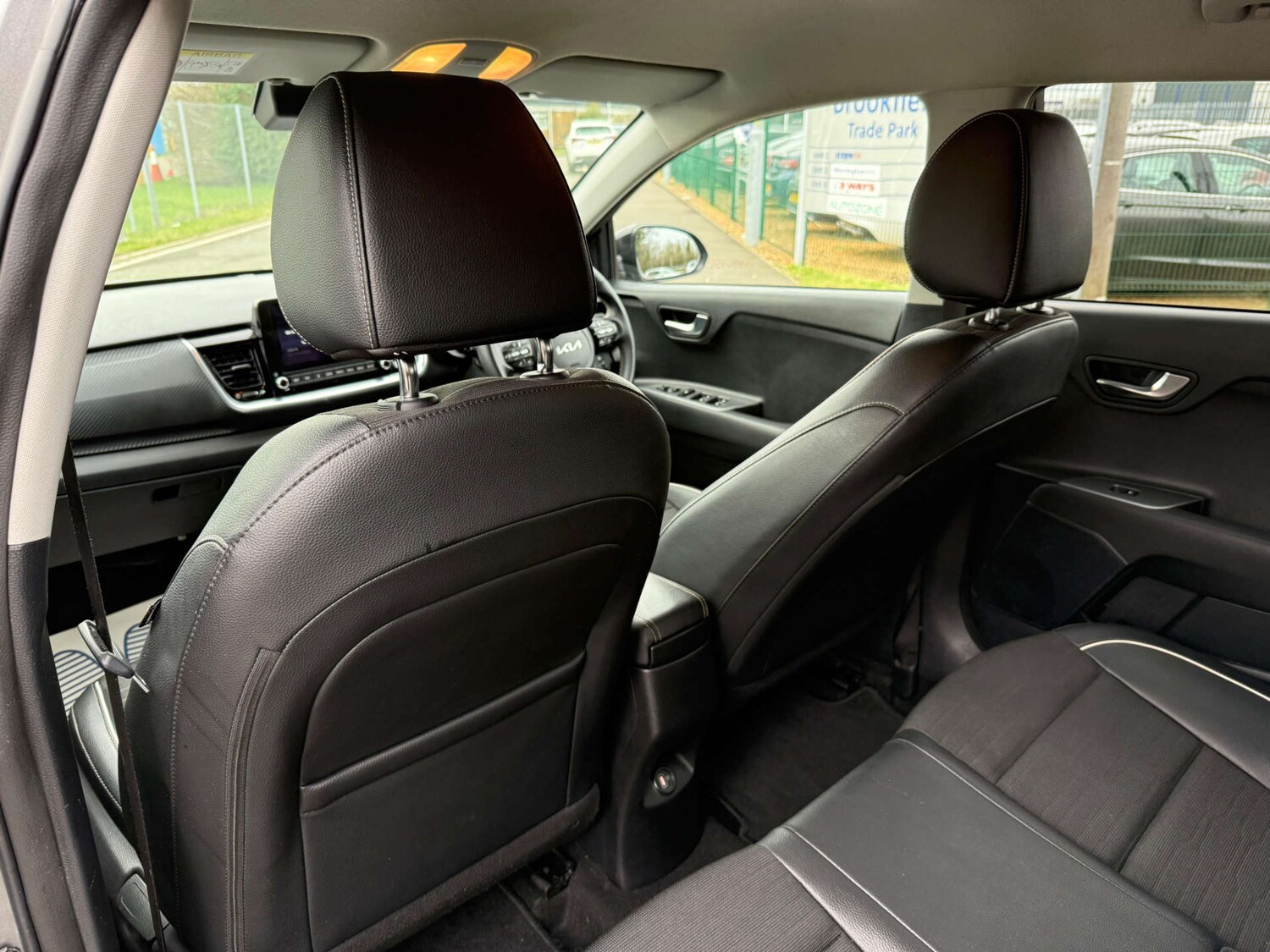 Used Kia Stonic 2024 for sale - 77542668: Photo 27