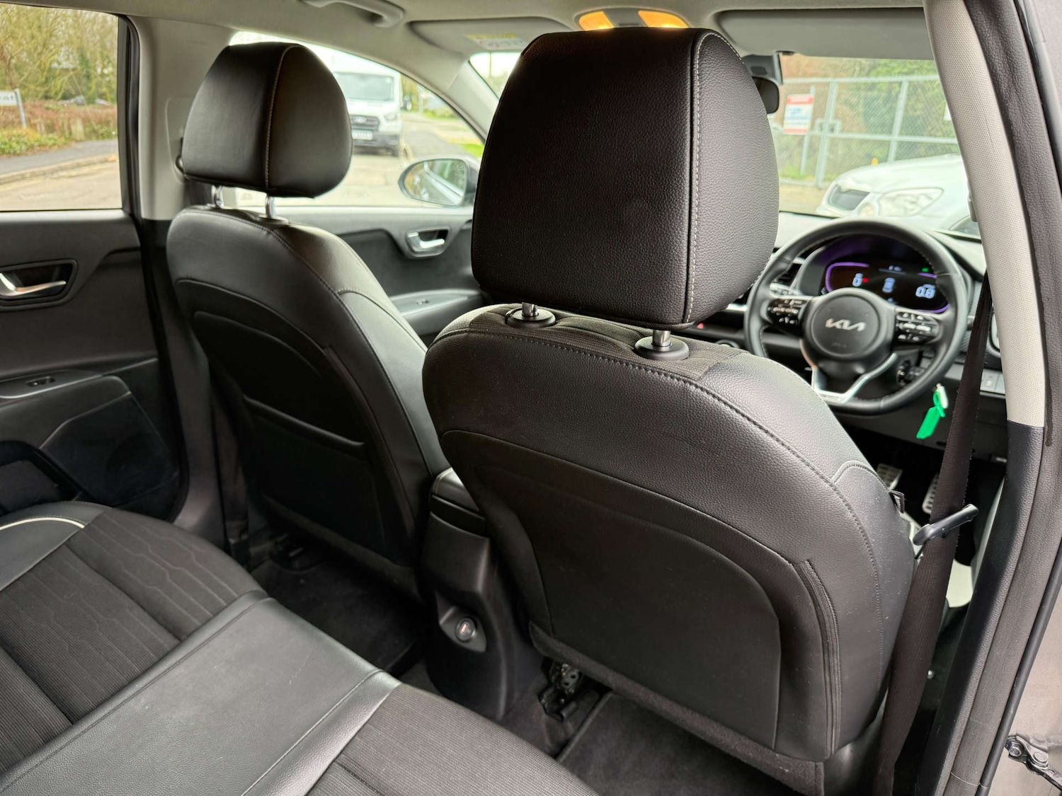 Used Kia Stonic 2024 for sale - 77542668: Photo 30