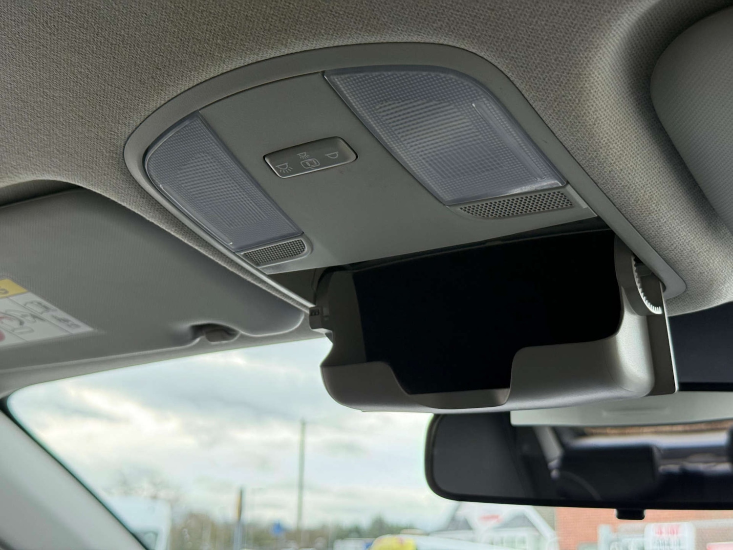 Used Kia Stonic 2024 for sale - 77542668: Photo 31