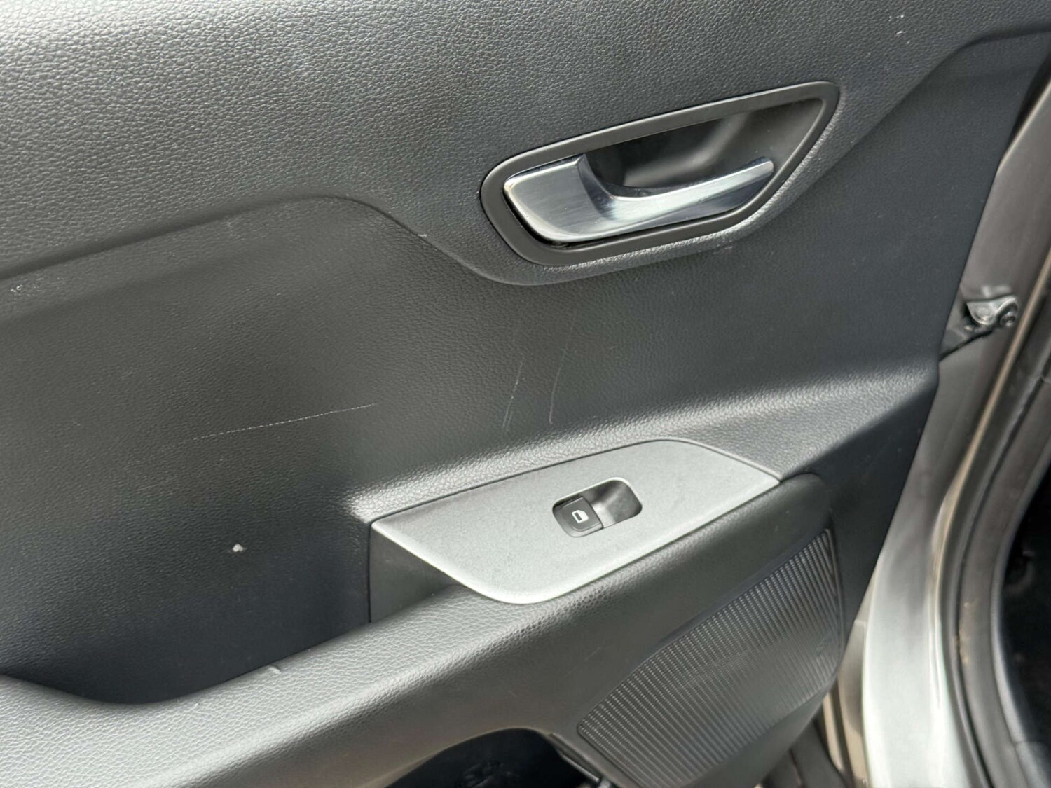 Used Kia Stonic 2024 for sale - 77542668: Photo 38