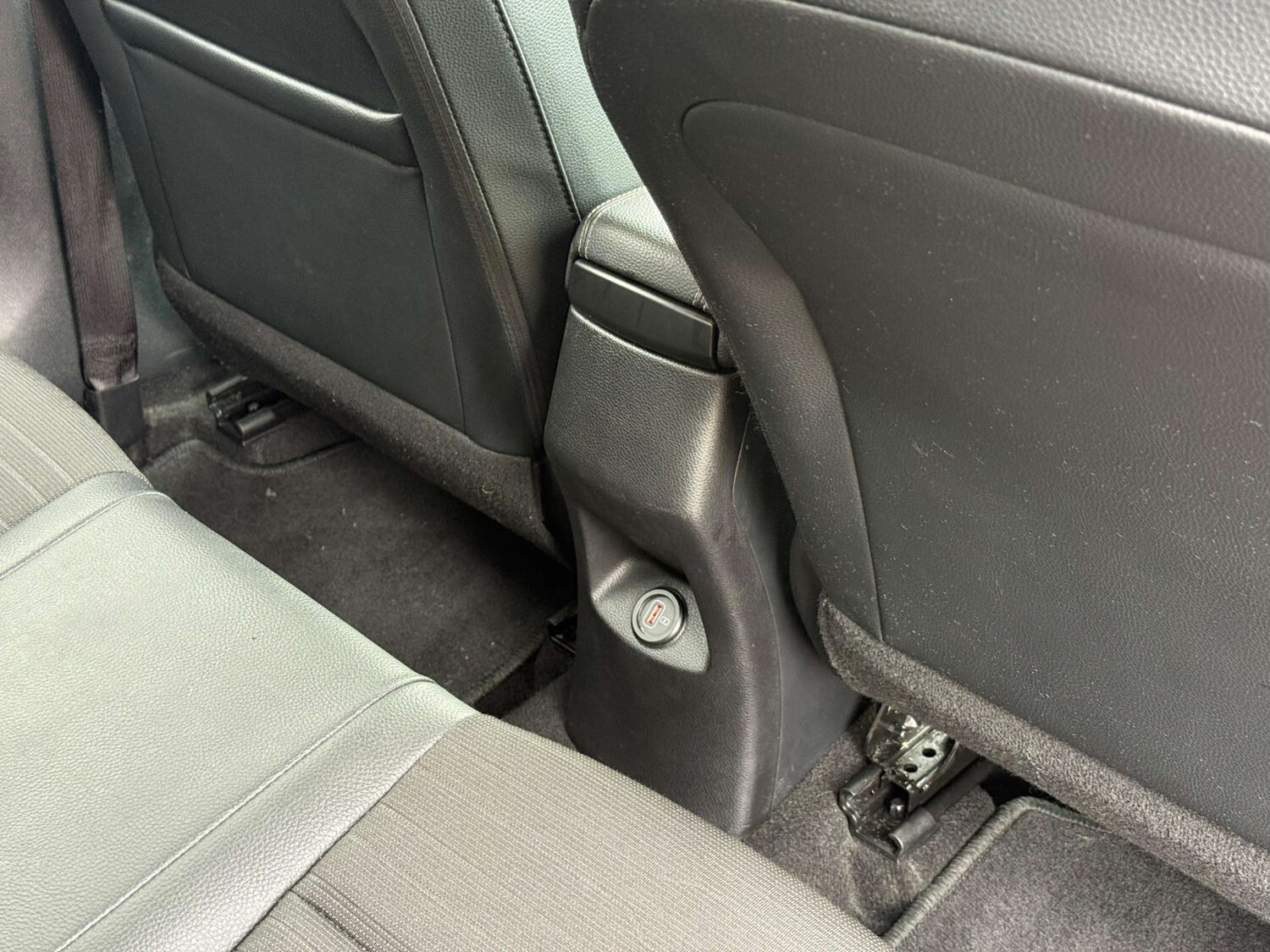 Used Kia Stonic 2024 for sale - 77542668: Photo 40