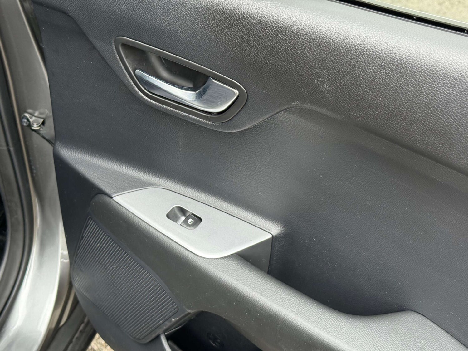 Used Kia Stonic 2024 for sale - 77542668: Photo 41