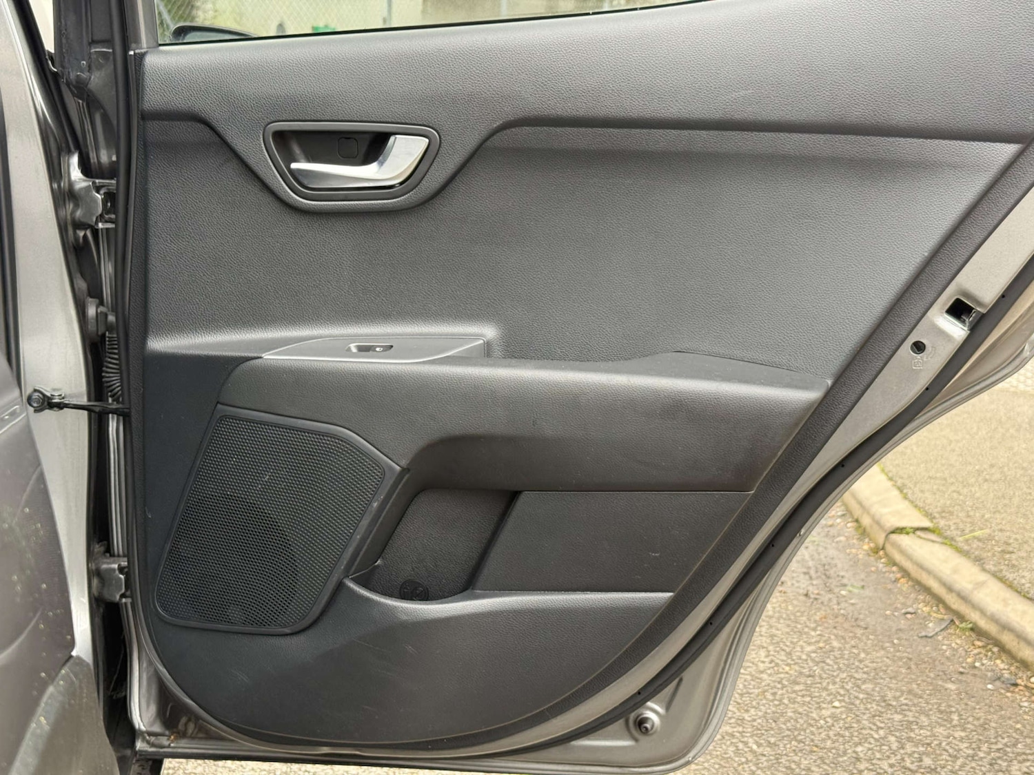 Used Kia Stonic 2024 for sale - 77542668: Photo 43