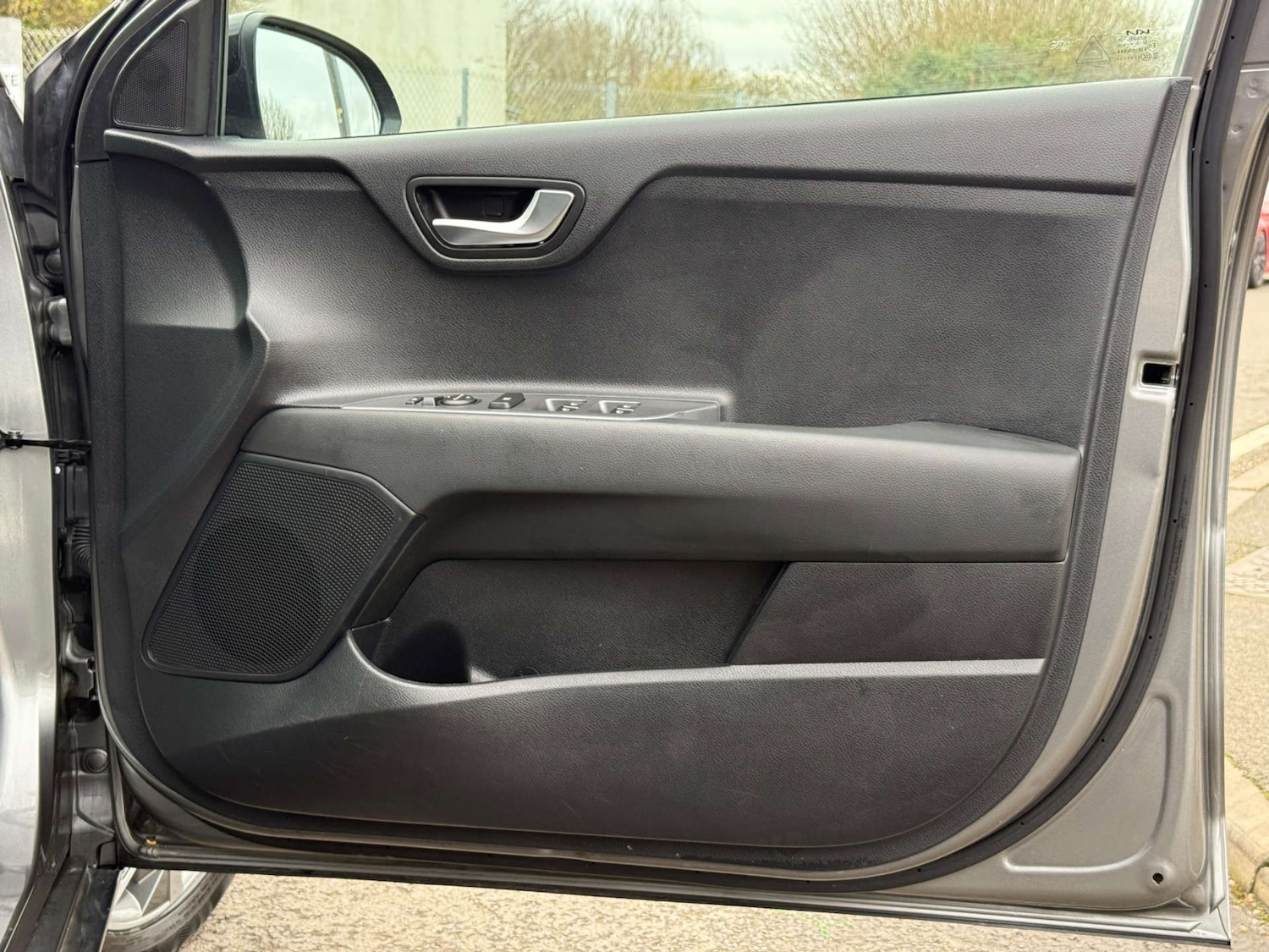 Used Kia Stonic 2024 for sale - 77542668: Photo 44