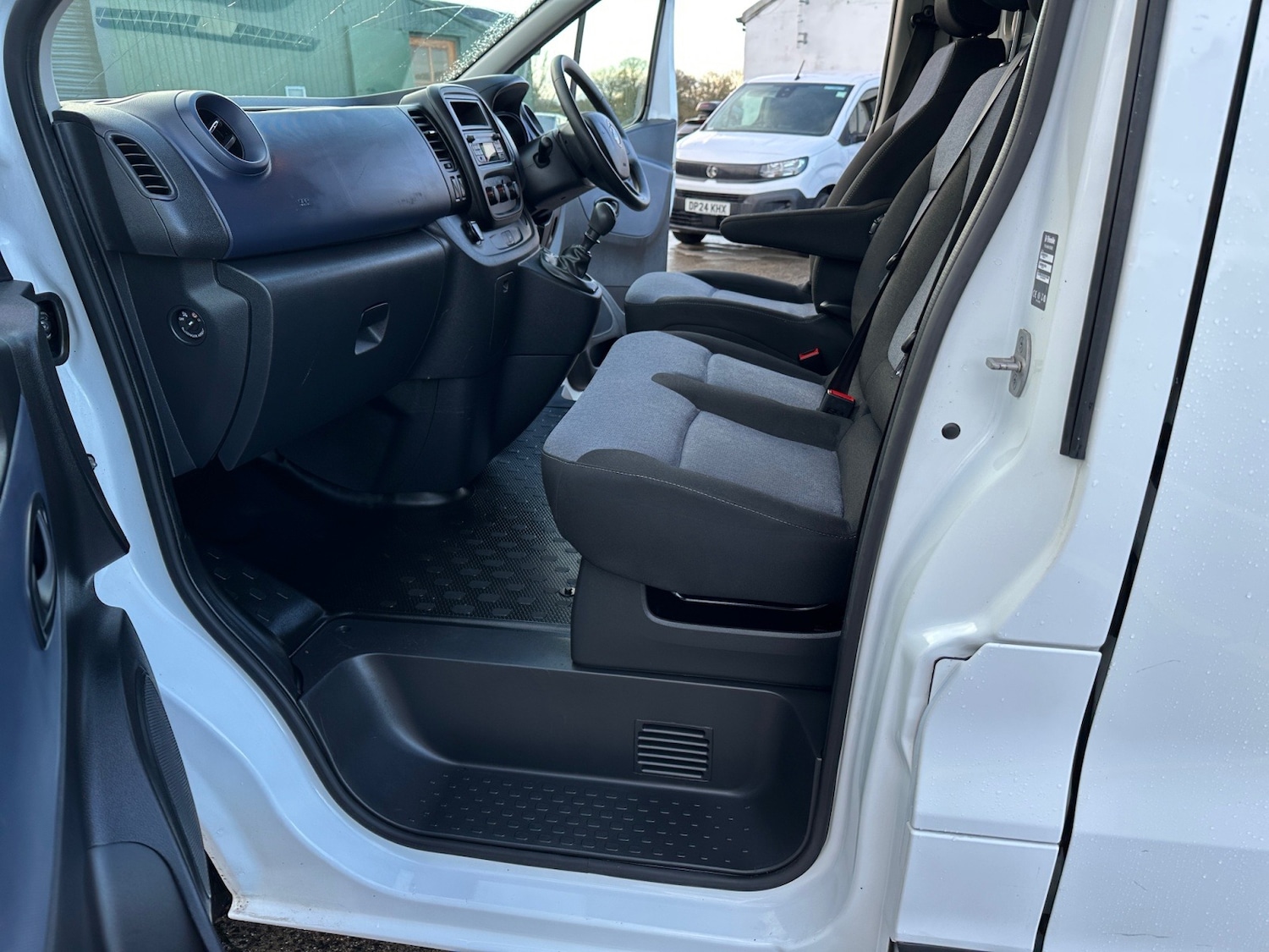 Used Vauxhall Vivaro 2016 for sale - 77542529: Photo 8