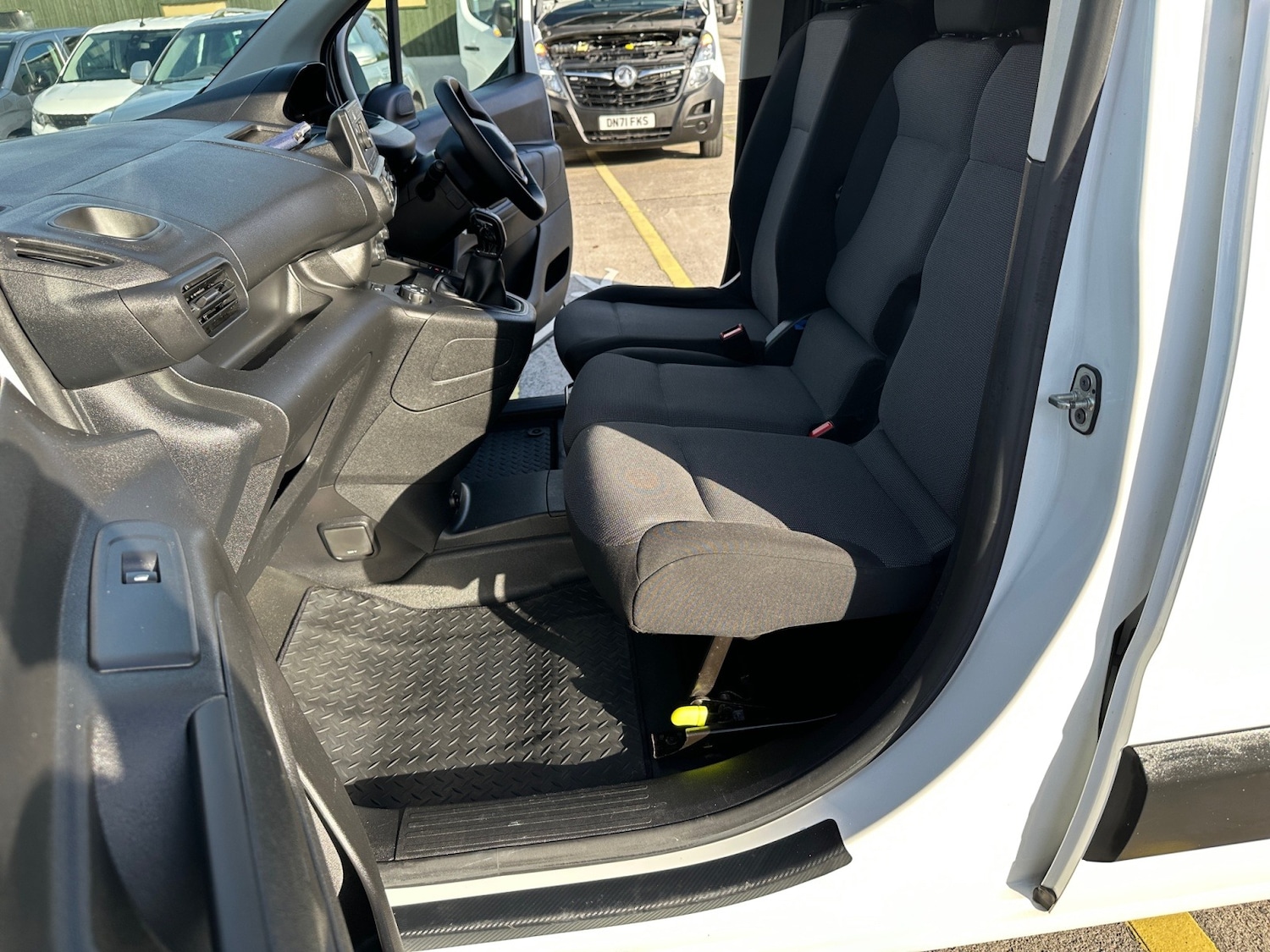 Used Peugeot Partner 2019 for sale - 76437207: Photo 11