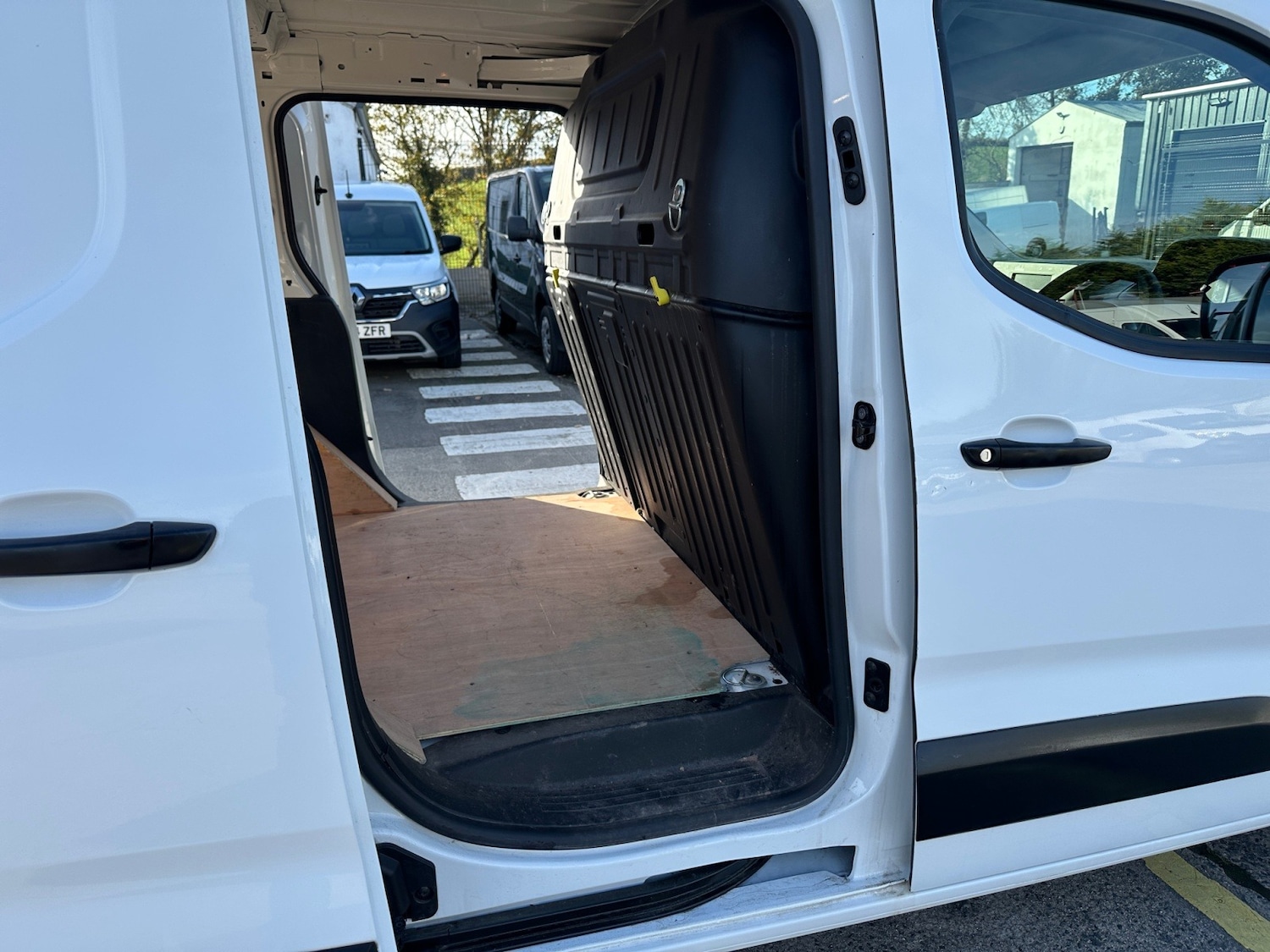 Used Peugeot Partner 2019 for sale - 76437207: Photo 13