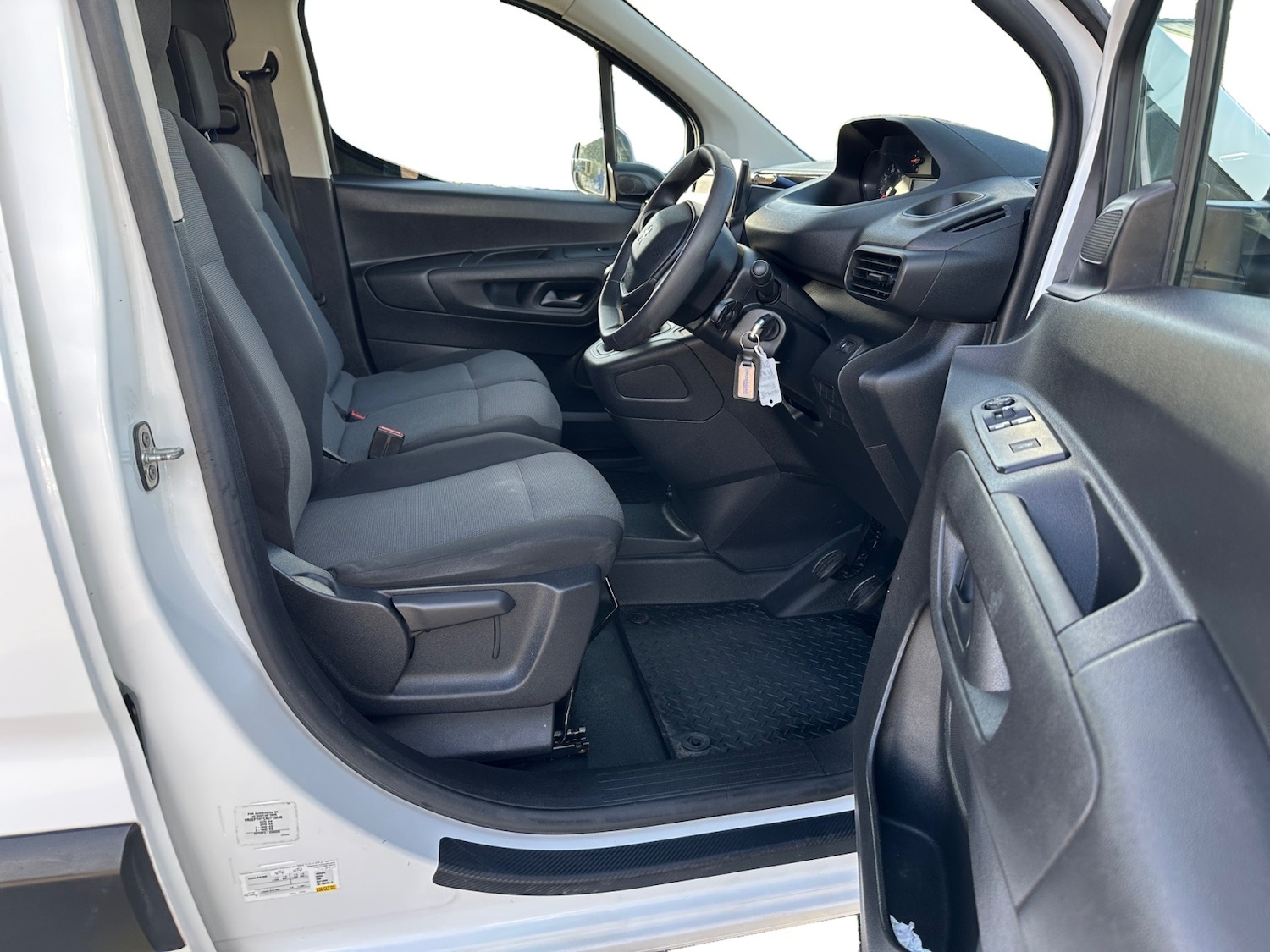 Used Peugeot Partner 2019 for sale - 76437207: Photo 7