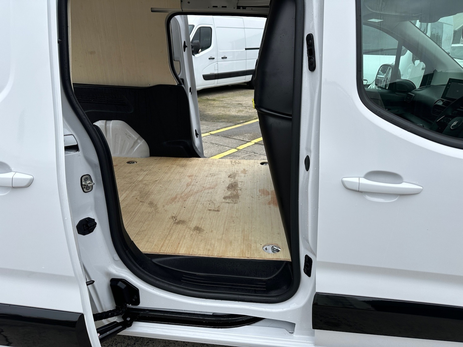 Used Citroen Berlingo 2024 for sale - 77619585: Photo 15