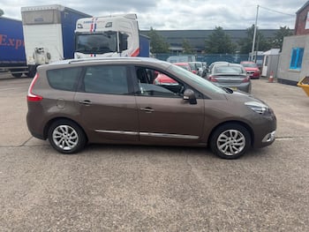 Used Renault Grand Scenic 2015 for sale - 79698291: Photo