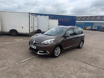 Used Renault Grand Scenic 2015 for sale - 79698291: Photo