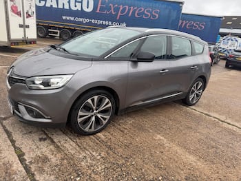 Used Renault Grand Scenic 2017 for sale - 79698204: Photo