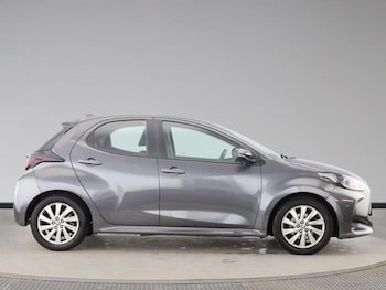 Used Toyota Yaris 2023 for sale - 78459407: Photo